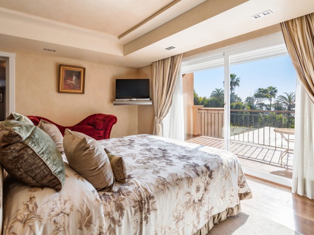 8 Soveroms Villa i New Golden Mile