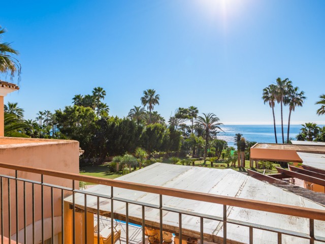 8 Soveroms Villa i New Golden Mile