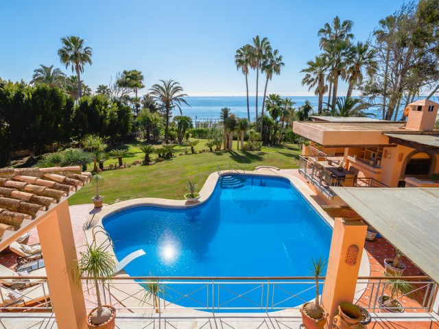 8 Soveroms Villa i New Golden Mile
