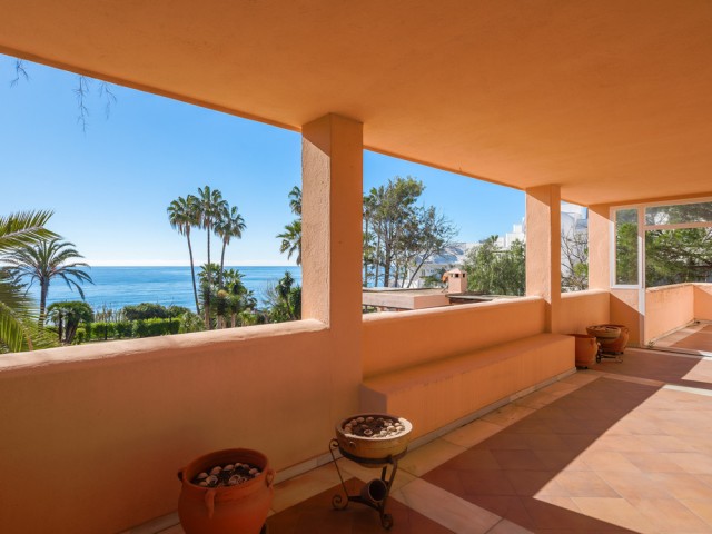 8 Makuuhuoneen Huvila New Golden Mile