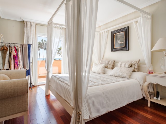 Villa avec 8 Chambres  à New Golden Mile