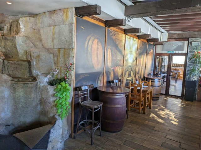 Commercial in El Pinillo