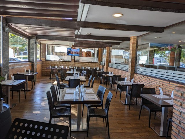 Comercial con 0 Dormitorios  en El Pinillo