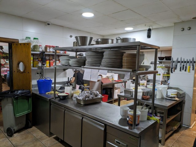 Comercial con 0 Dormitorios  en El Pinillo