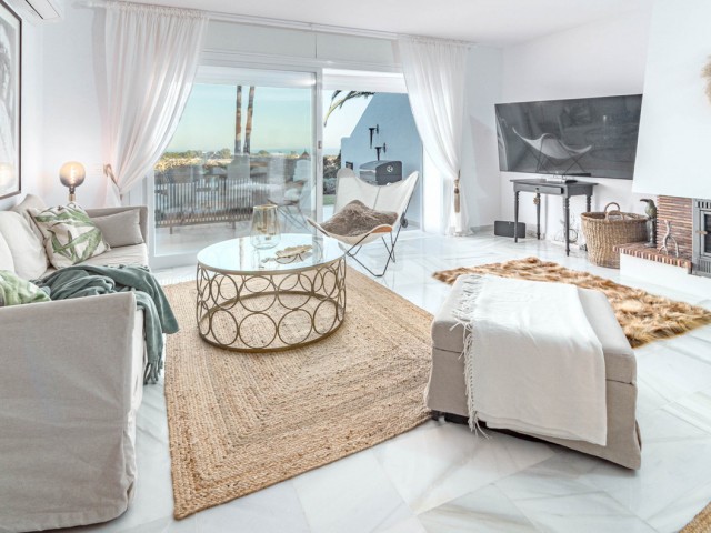 2 Bedrooms Townhouse in El Paraiso