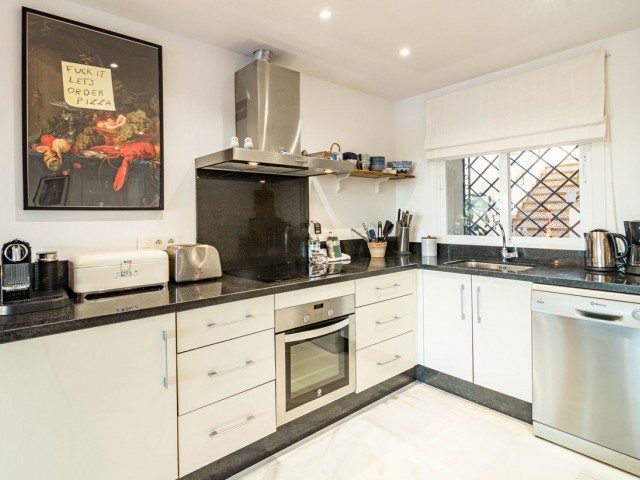 2 Bedrooms Townhouse in El Paraiso