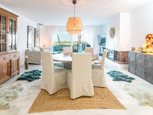 2 Bedrooms Townhouse in El Paraiso