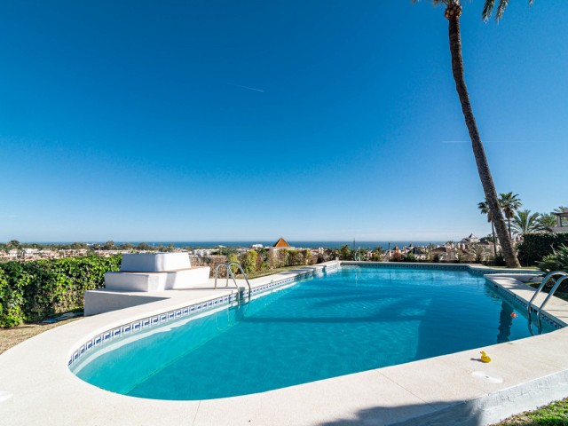 2 Bedrooms Townhouse in El Paraiso