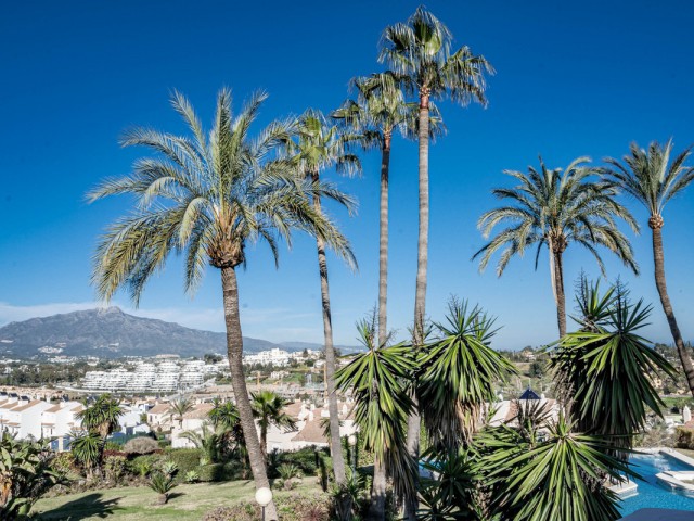 2 Bedrooms Townhouse in El Paraiso