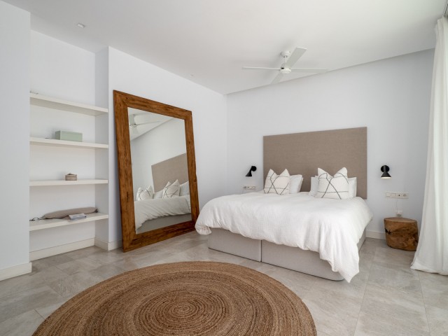 4 Bedrooms Villa in Guadalmina Baja