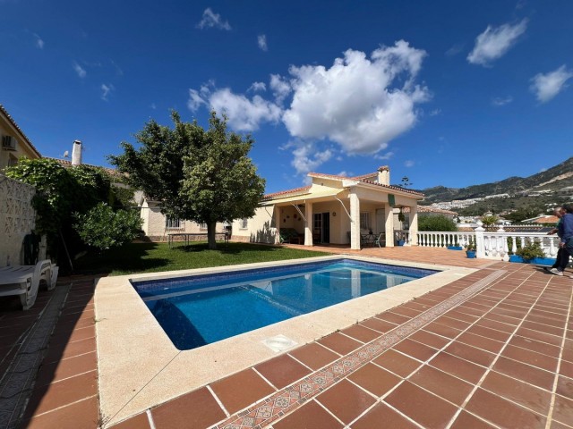 5 Bedrooms Villa in Benalmadena