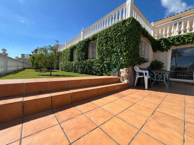 5 Bedrooms Villa in Benalmadena