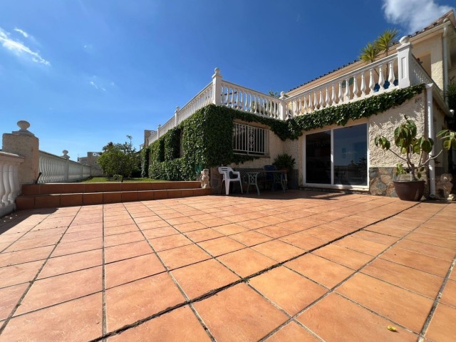 5 Bedrooms Villa in Benalmadena