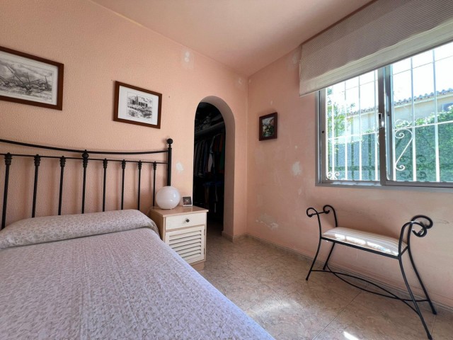 5 Bedrooms Villa in Benalmadena