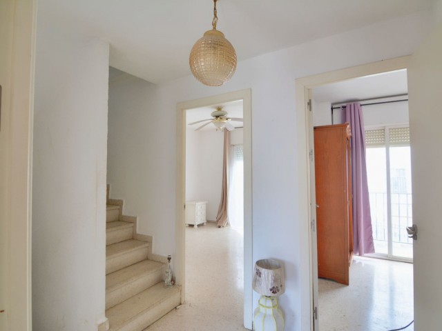 Maison mitoyenne avec 4 Chambres  à Fuengirola