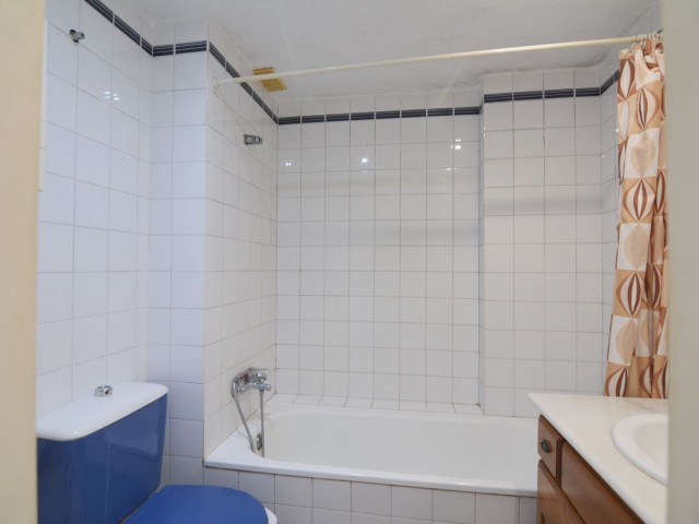 Maison mitoyenne avec 4 Chambres  à Fuengirola