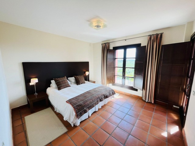 2 Bedrooms Villa in Sotogrande