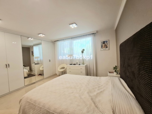 5 Bedrooms Townhouse in Marbella