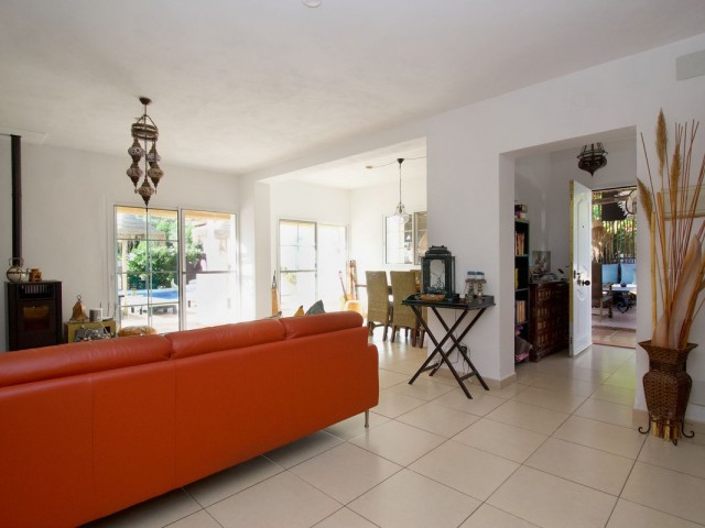 Villa avec 4 Chambres  à Alhaurín el Grande