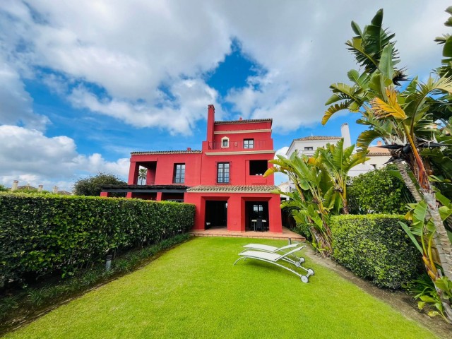 3 Bedrooms Villa in Sotogrande