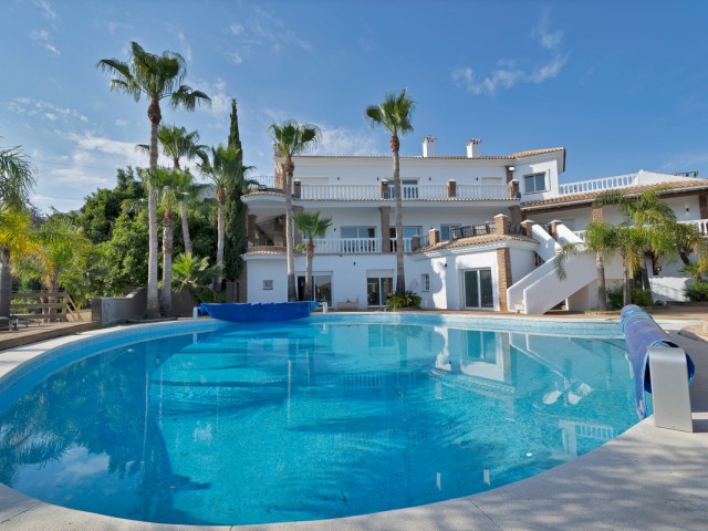 Villa con 9 Dormitorios  en La Capellania