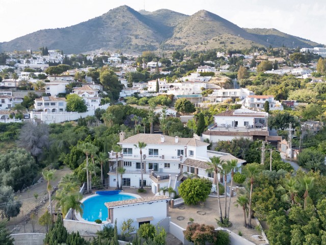 Villa con 9 Dormitorios  en La Capellania