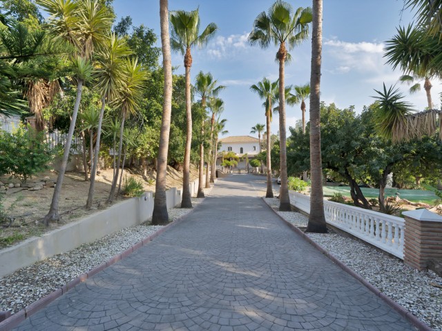 Villa con 9 Dormitorios  en La Capellania