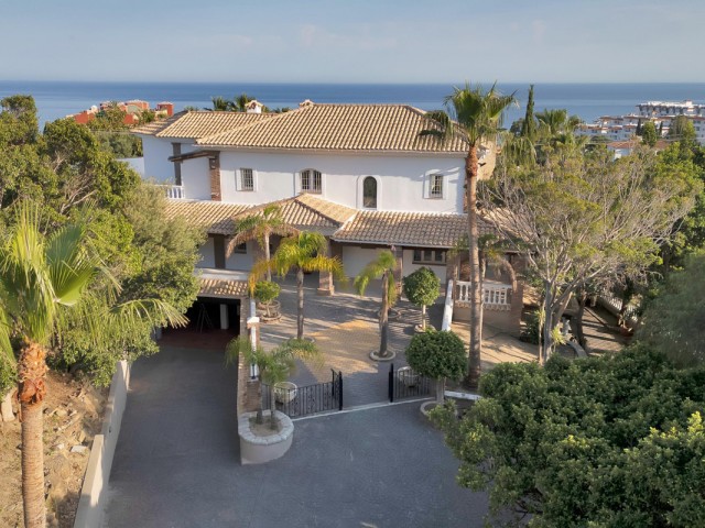 9 Schlafzimmer Villa in Benalmadena