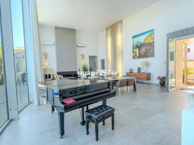 3 Soveroms Villa i Benahavís