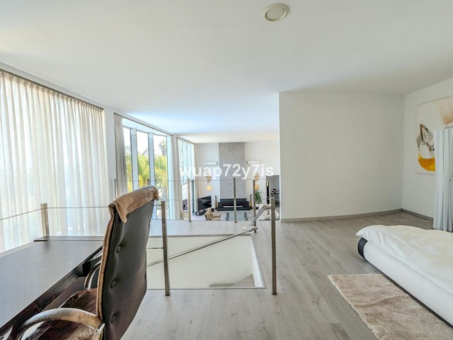 3 Soveroms Villa i Benahavís