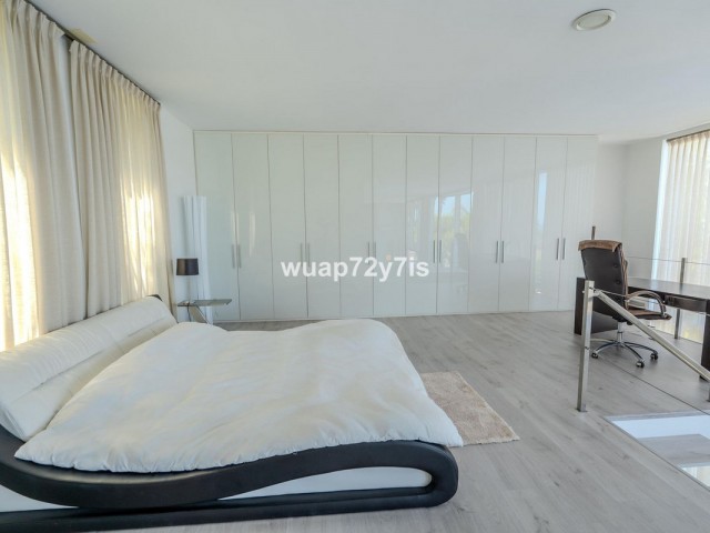 3 Soveroms Villa i Benahavís