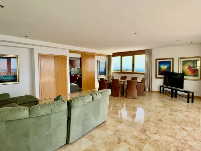 Kattohuoneisto Altos de los Monteros