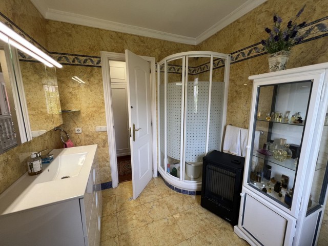 Villa con 8 Dormitorios  en Marbella