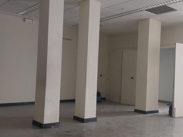 Commercial avec 0 Chambres  à Marbella