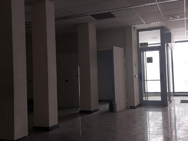 Commercial avec 0 Chambres  à Marbella