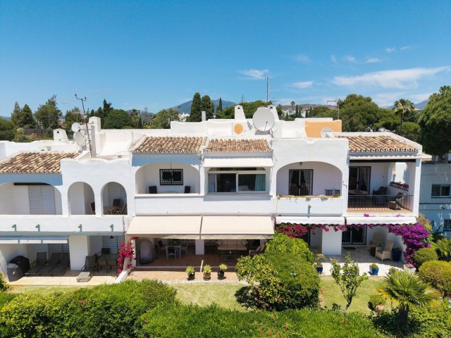 3 Bedrooms Townhouse in Nueva Andalucía