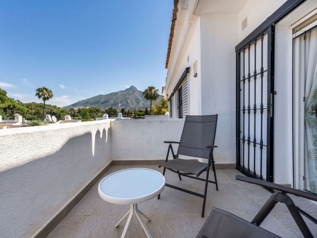 3 Bedrooms Townhouse in Nueva Andalucía