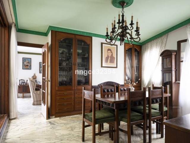 Villa avec 8 Chambres  à San Pedro de Alcántara