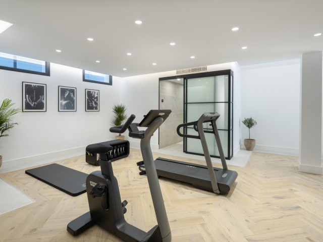 5 Makuuhuoneen Huvila La Quinta