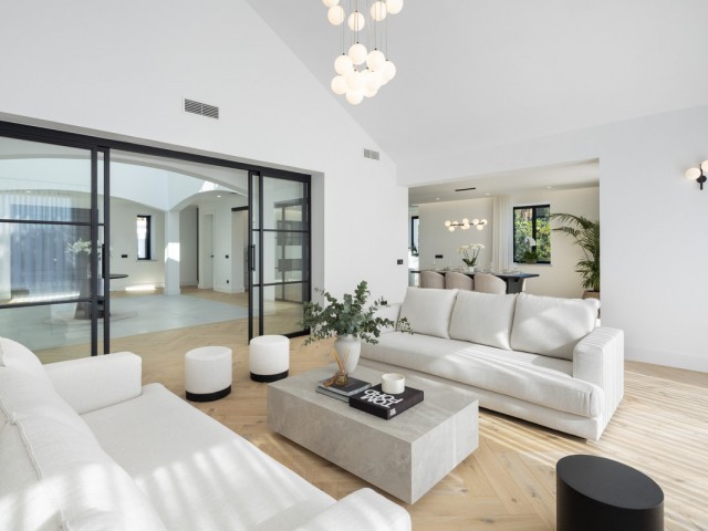 5 Makuuhuoneen Huvila La Quinta