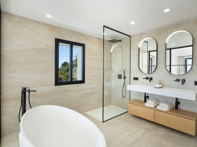 5 Makuuhuoneen Huvila La Quinta