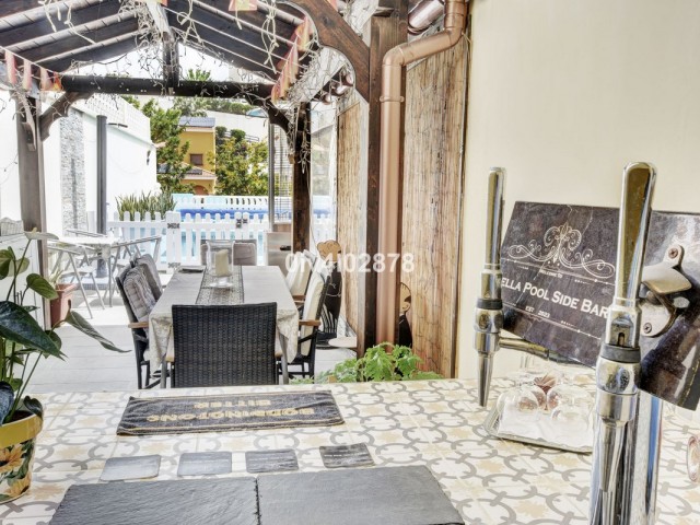 Villa avec 6 Chambres  à Benalmadena Costa