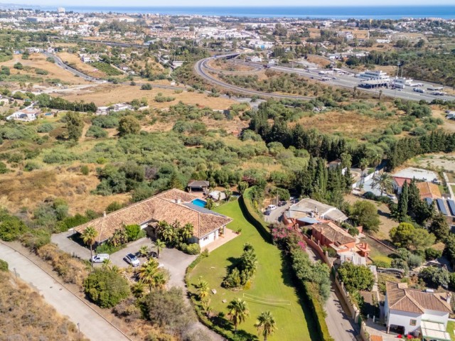5 Bedrooms Villa in Benahavís