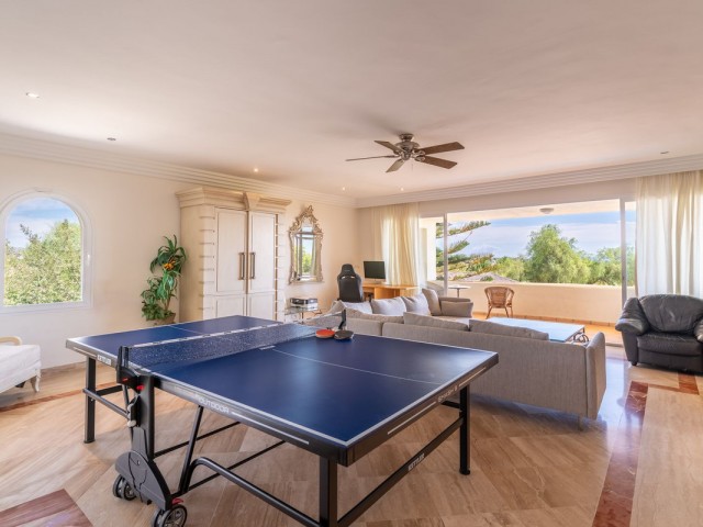 5 Bedrooms Villa in Benahavís