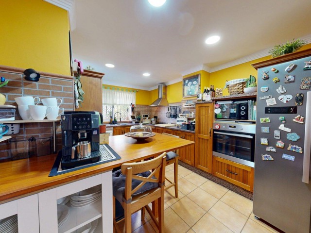 4 Bedrooms Villa in Mijas