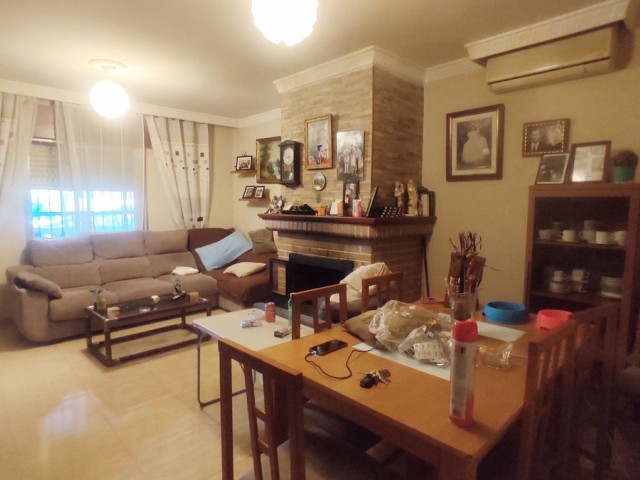 Villa con 4 Dormitorios  en La Cala