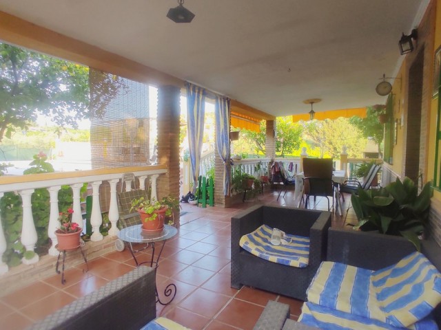 Villa con 4 Dormitorios  en La Cala