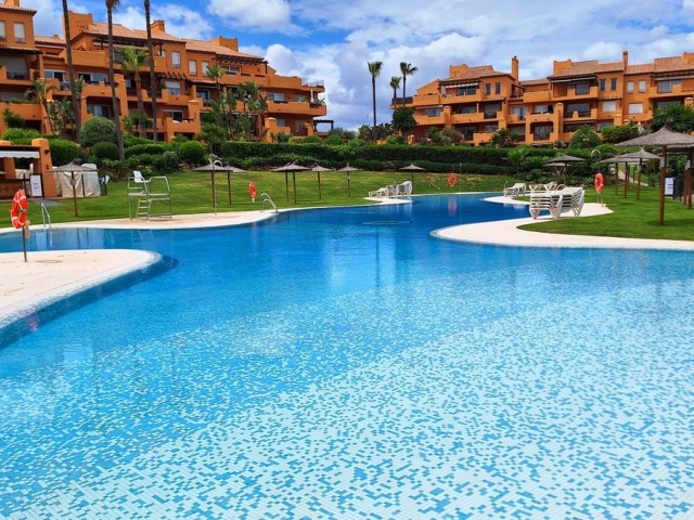 Apartment, La Duquesa, R5041186