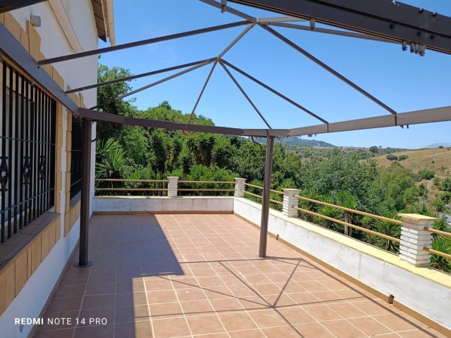 Villa con 5 Dormitorios  en Alhaurín el Grande