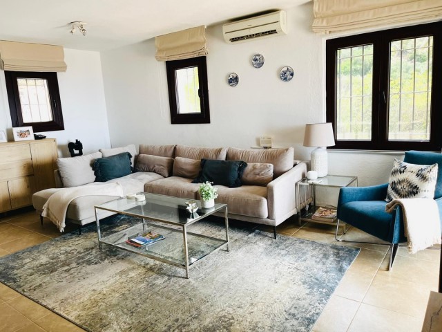 6 Slaapkamer Rijtjeshuis in Mijas